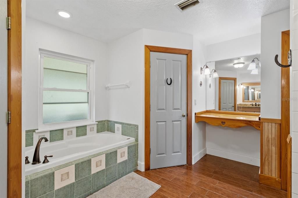 Bathroom, Interior, Recessed Lighting, Wood Texture Flooring
