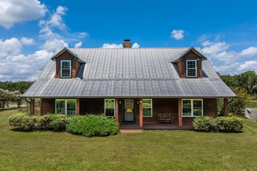 Exterior, Facade, Log Home