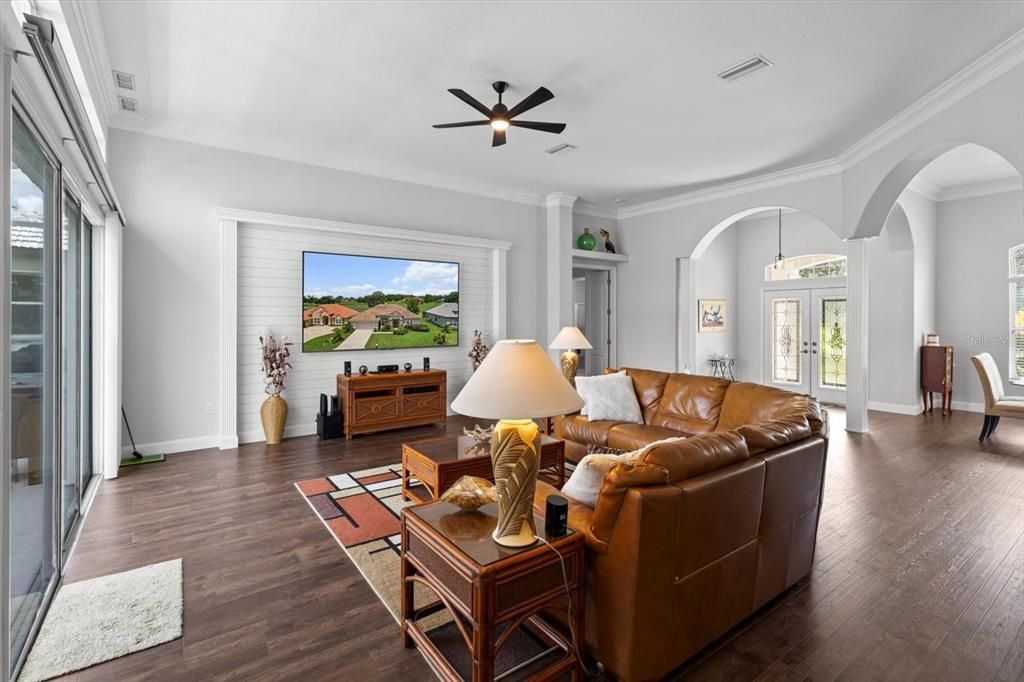 Interior, Living room, Pendant Lights, Wood Texture Flooring
