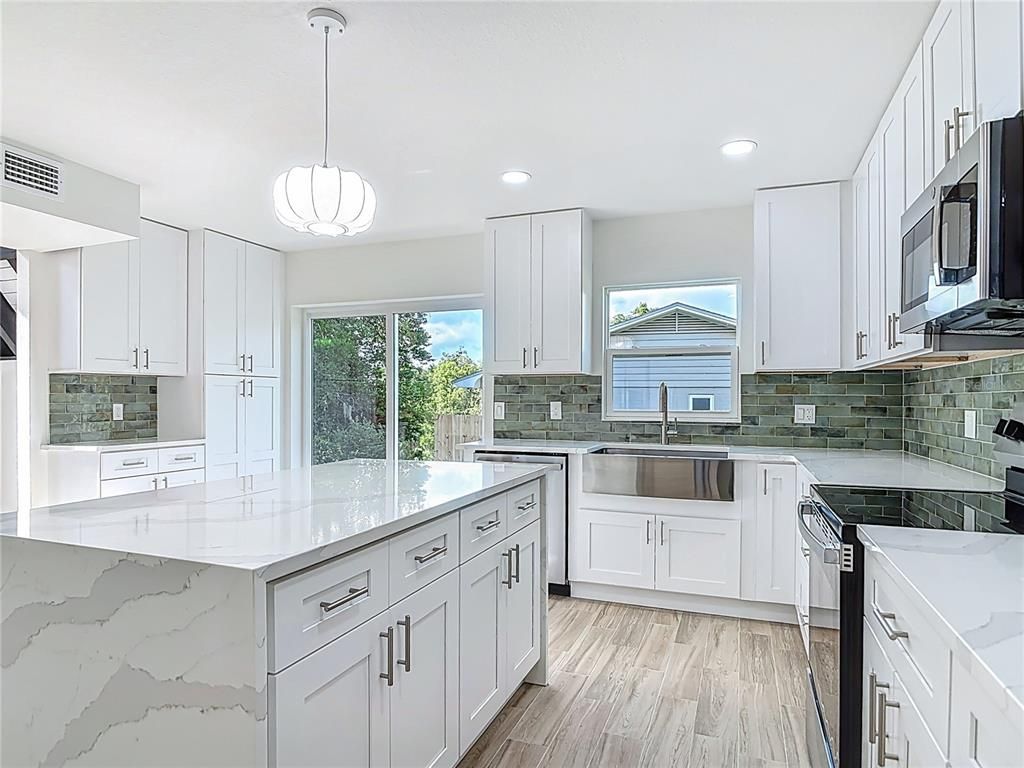 Interior, Kitchen, Pendant Lights, Recessed Lighting, Wood Texture Flooring