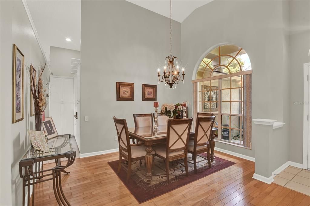 Chandelier, Dining room, Interior, Recessed Lighting, Wood Texture Flooring