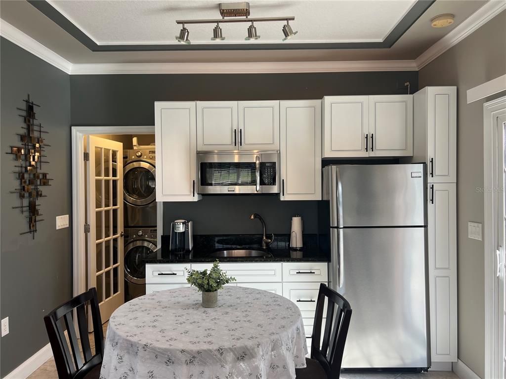 Dining room, Interior, Kitchen, Stainless Steel Appliances
