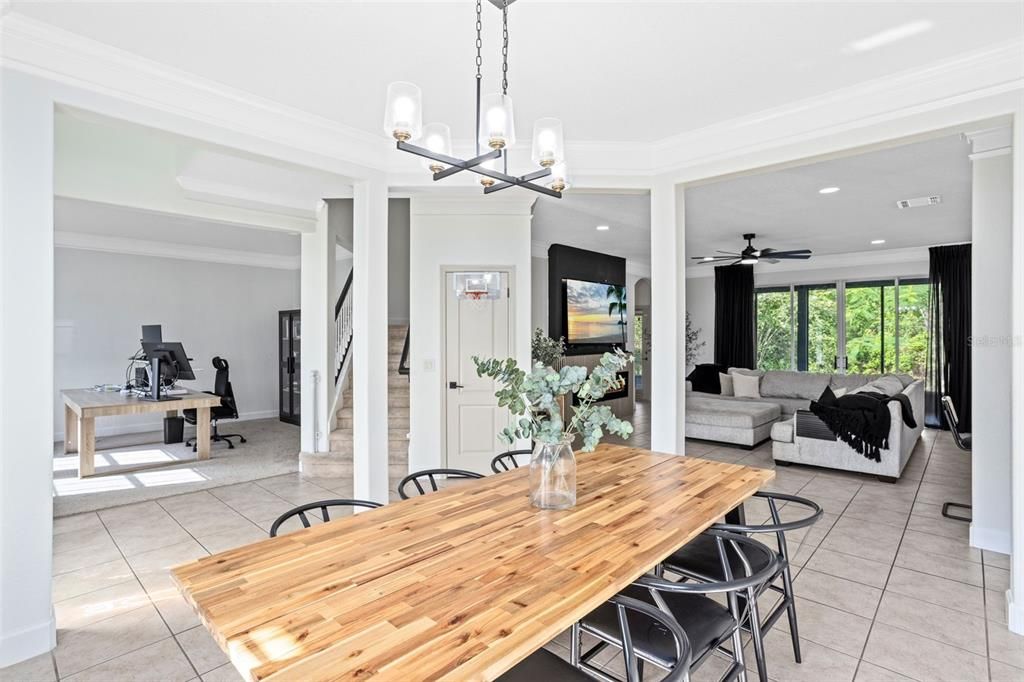 Chandelier, Dining room, Interior, Living room, Recessed Lighting