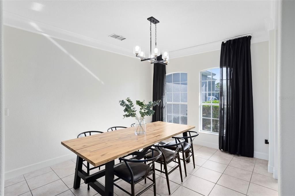 Chandelier, Dining room, Interior, Pendant Lights