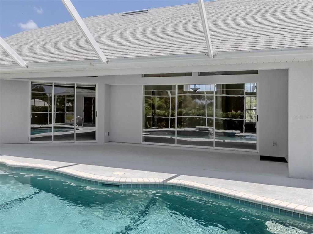 Interior, Pool, Sun Room