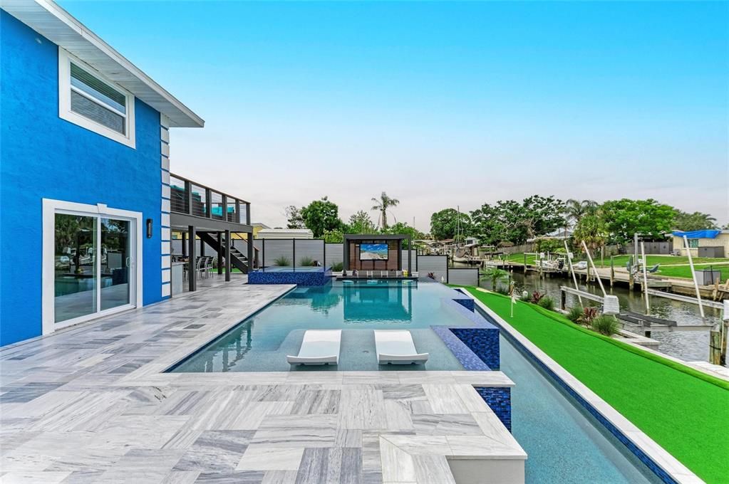 Exterior, Pool, Water