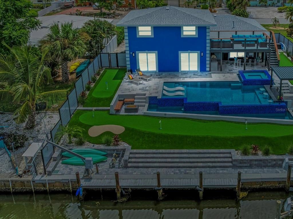 Exterior, Drone