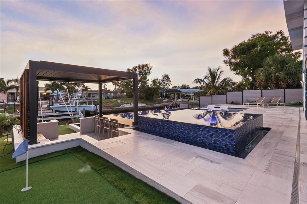 Exterior, Pool