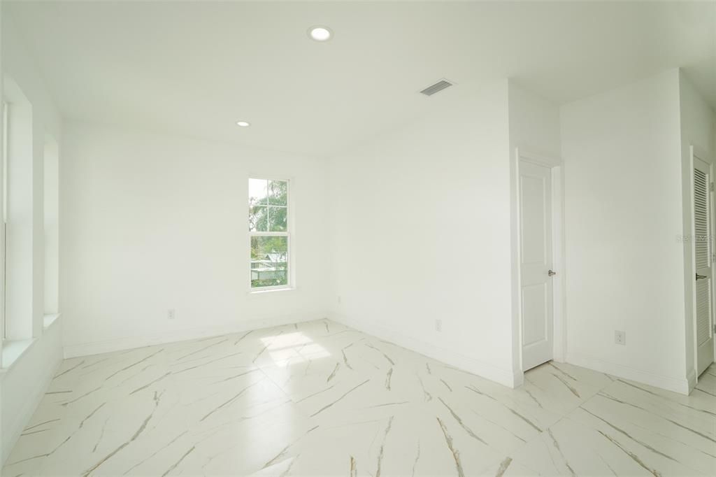 Empty room, Interior, Marble, Recessed Lighting