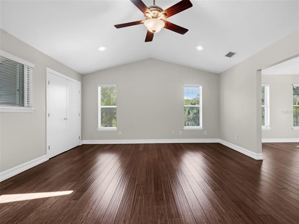 Empty room, Interior, Recessed Lighting, Wood Texture Flooring