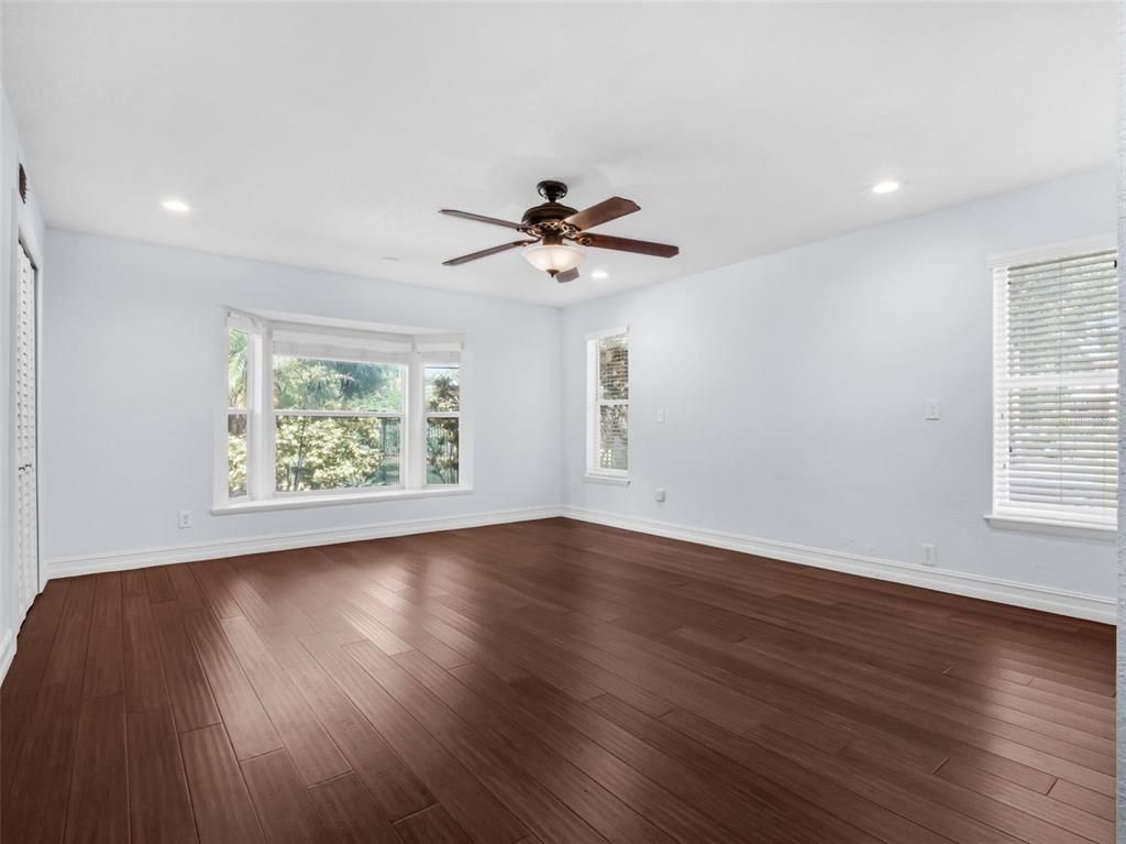 Empty room, Interior, Recessed Lighting, Wood Texture Flooring