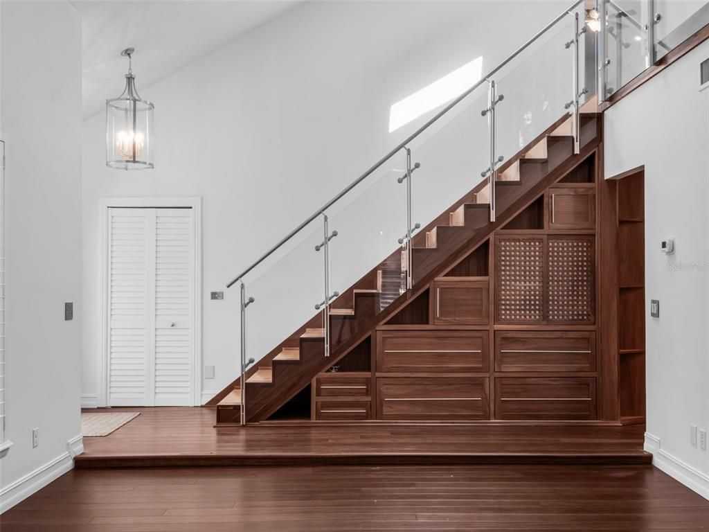 Interior, Pendant Lights, Wood Texture Flooring