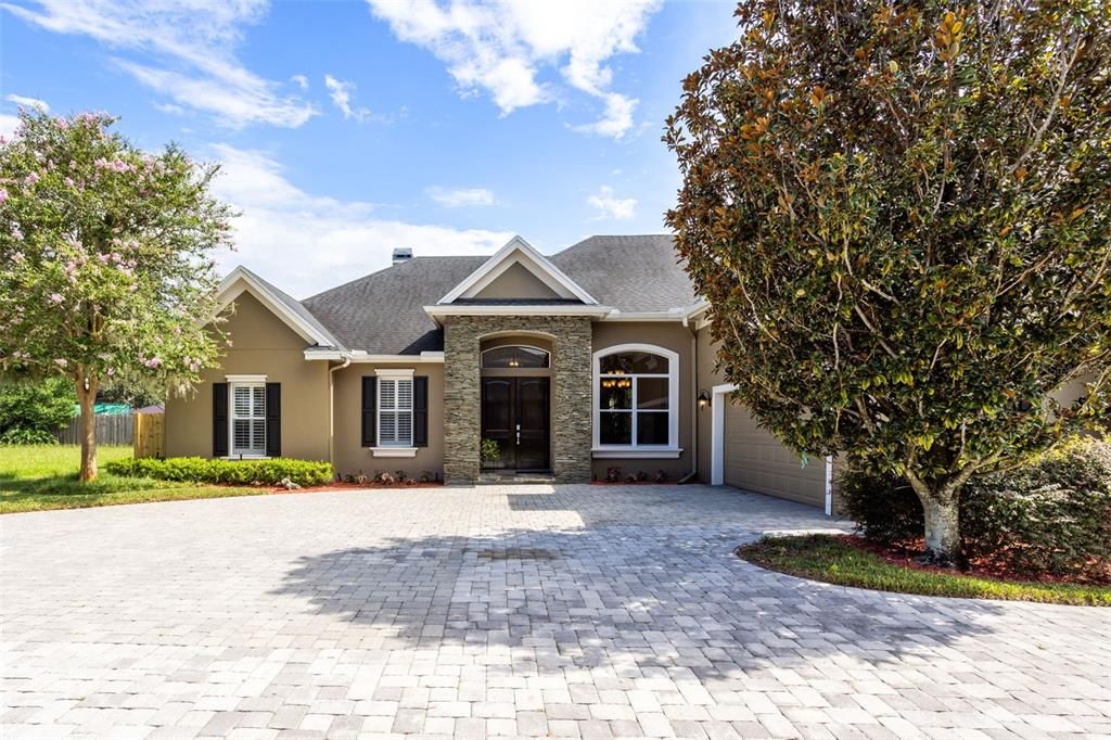 Exterior, Facade, Brick Traditional