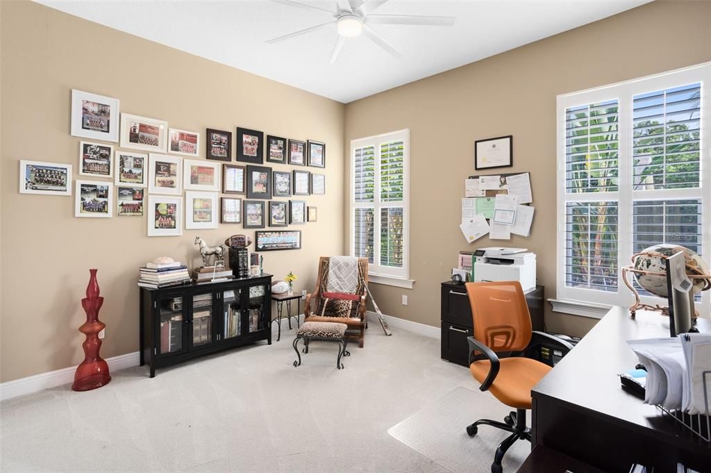 Home Office, Interior