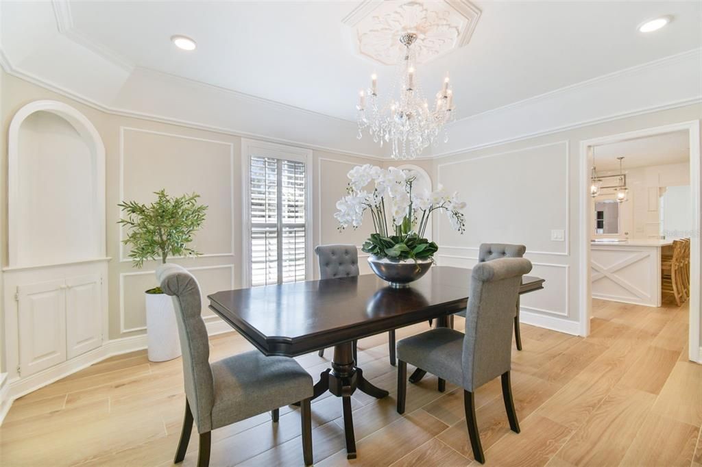 Chandelier, Dining room, Interior, Recessed Lighting, Wood Texture Flooring
