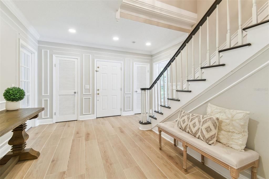 Interior, Recessed Lighting, Wood Texture Flooring