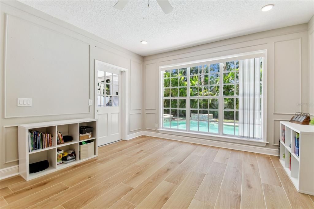 Empty room, Interior, Recessed Lighting, Wood Texture Flooring