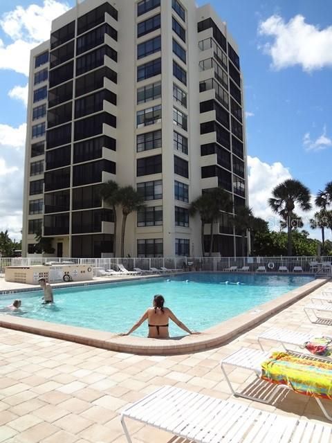 Exterior, Facade, Pool, Condo Building
