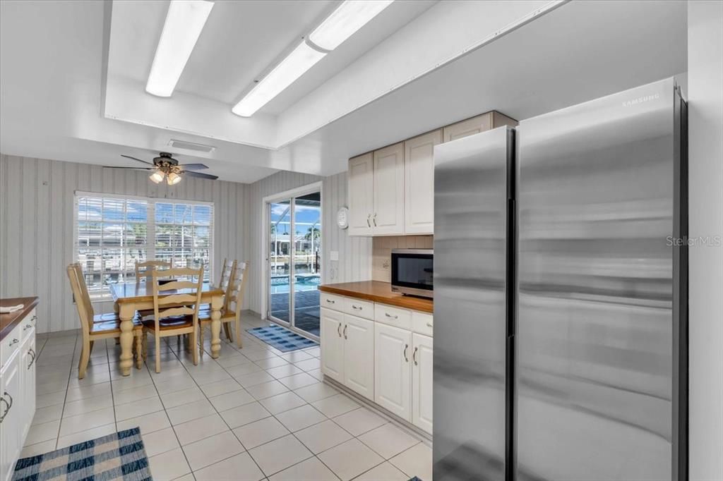 Dining room, Interior, Kitchen, Stainless Steel Appliances