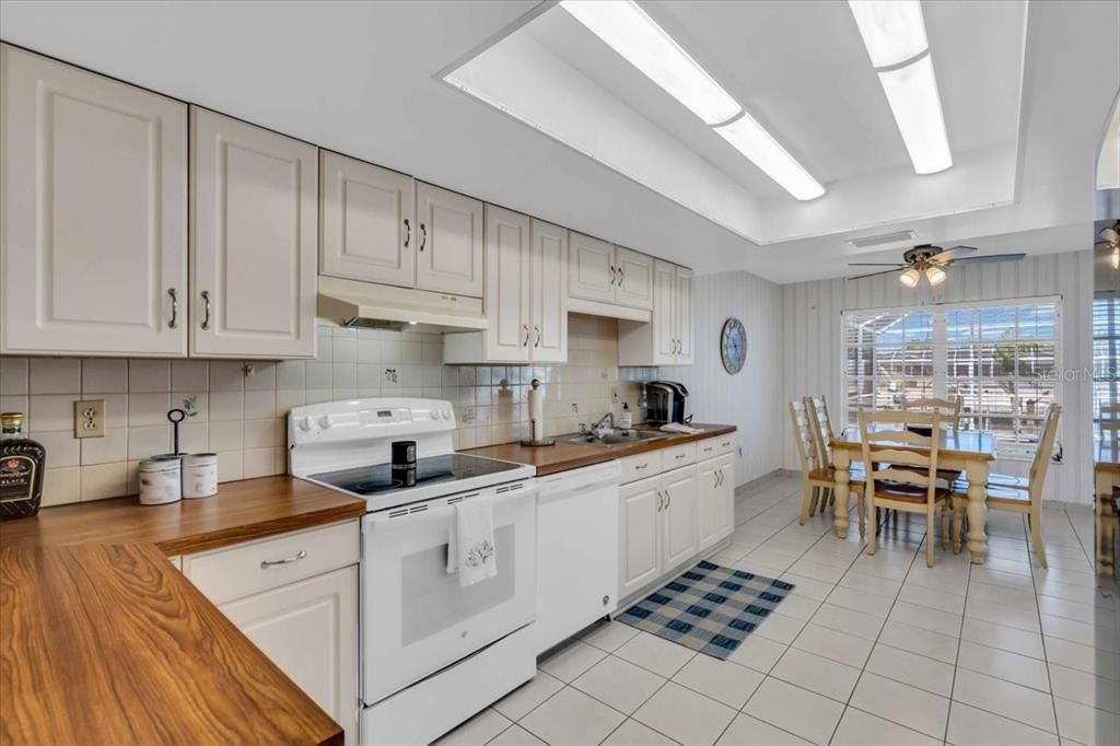 Dining room, Interior, Kitchen