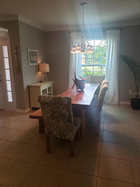 Chandelier, Dining room, Interior, Pendant Lights