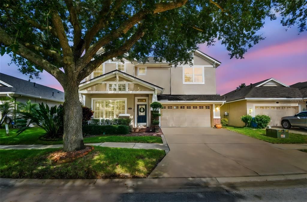 Attached, Exterior, Facade, American Craftsman