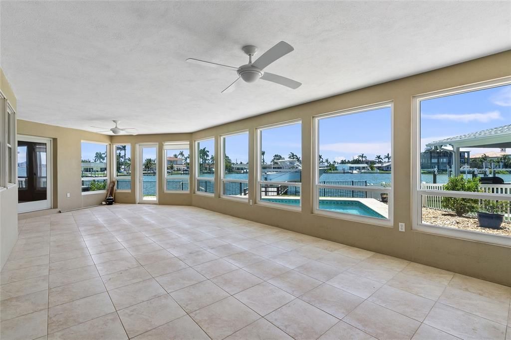 Empty room, Interior, Sun Room, Water