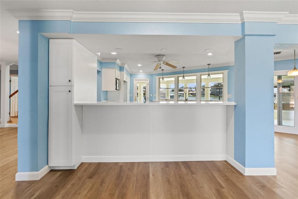 Interior, Pendant Lights, Recessed Lighting, Wood Texture Flooring