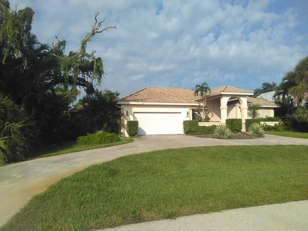 Attached, Backyard, Exterior, Facade, Mediterranean
