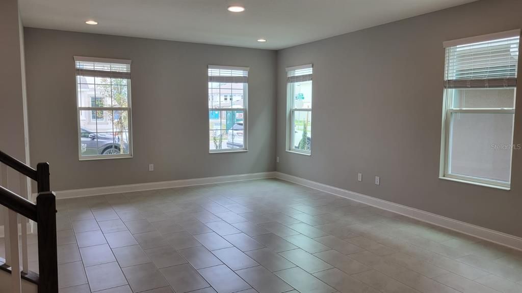 Empty room, Interior, Recessed Lighting