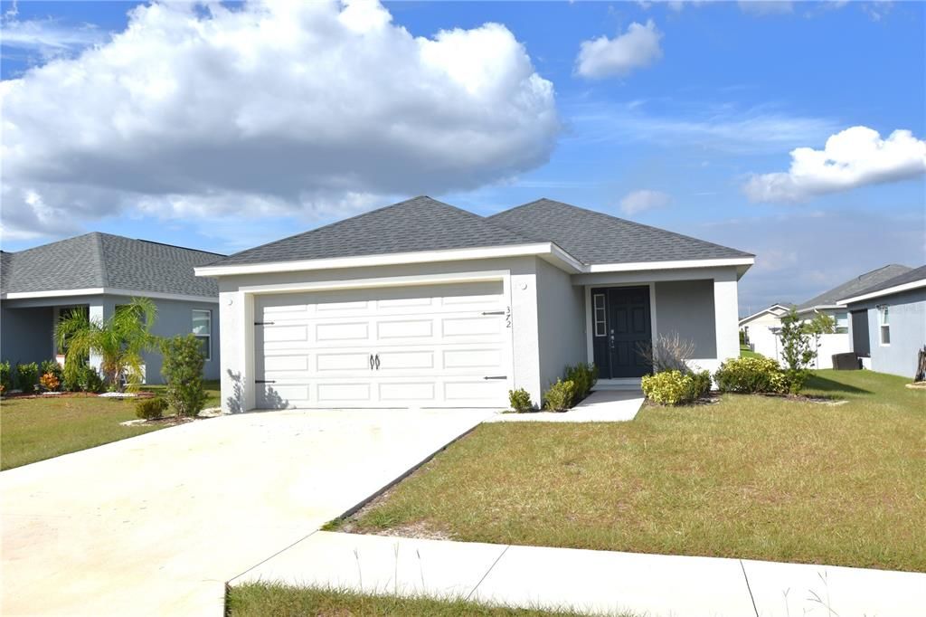 Attached, Exterior, Facade, Ranch