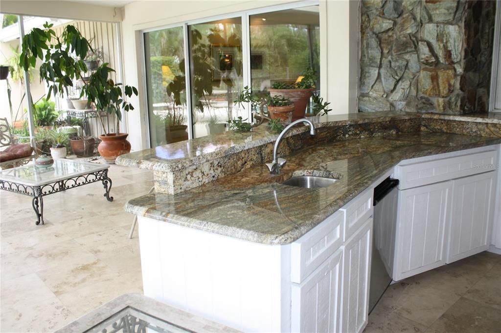 Exterior, Outdoor Kitchen