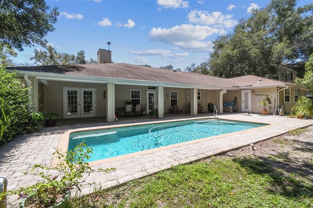 Exterior, Pool