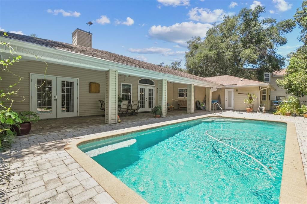Exterior, Pool