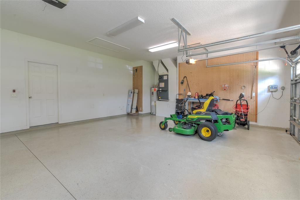 Garage, Interior