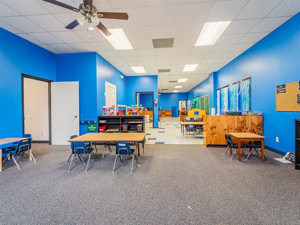 Dining room, Interior, Recessed Lighting