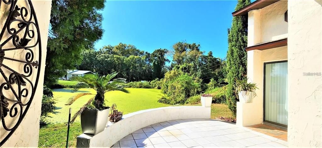 Backyard, Exterior