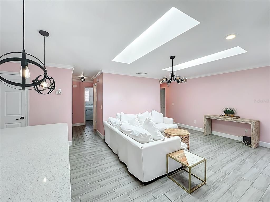 Chandelier, Interior, Living room, Pendant Lights, Recessed Lighting, Wood Texture Flooring