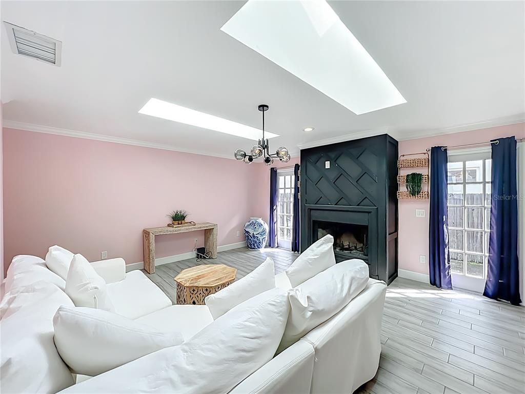 Fireplace, Interior, Living room, Pendant Lights, Recessed Lighting, Wood Texture Flooring