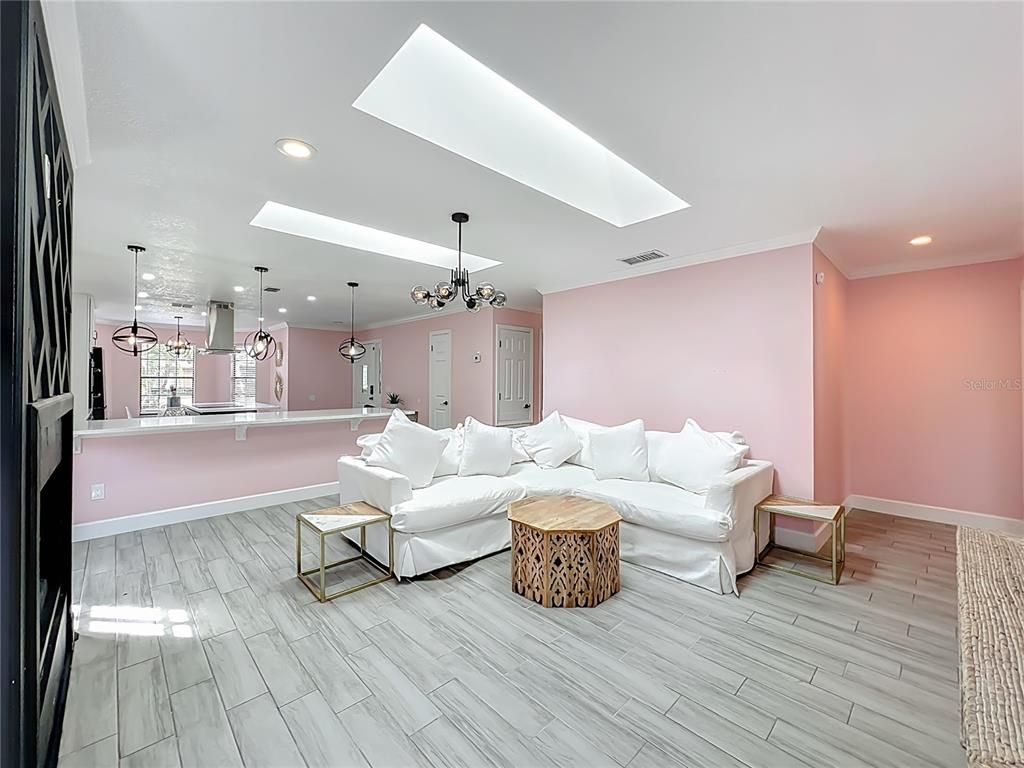 Interior, Living room, Pendant Lights, Recessed Lighting, Wood Texture Flooring