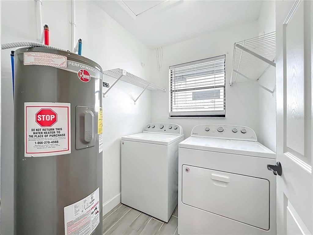 Interior, Utility Closets, Washer, Wood Texture Flooring