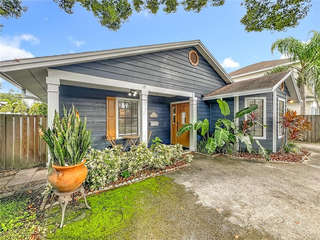 Exterior, Facade, None