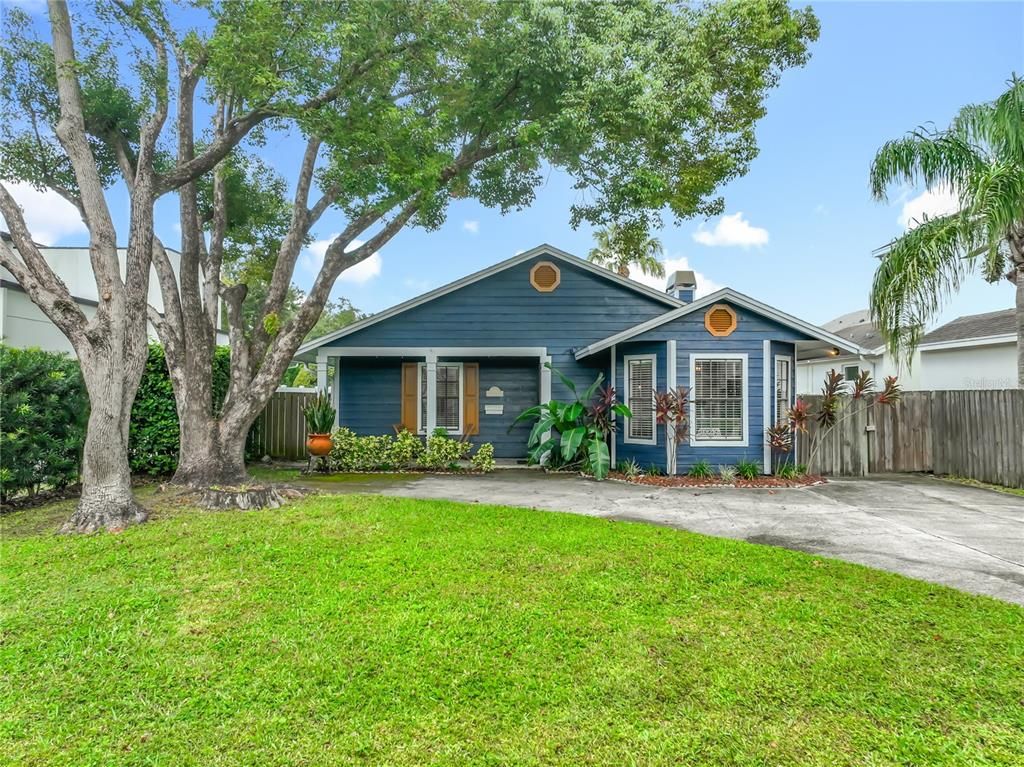 Backyard, Exterior, Facade, Ranch