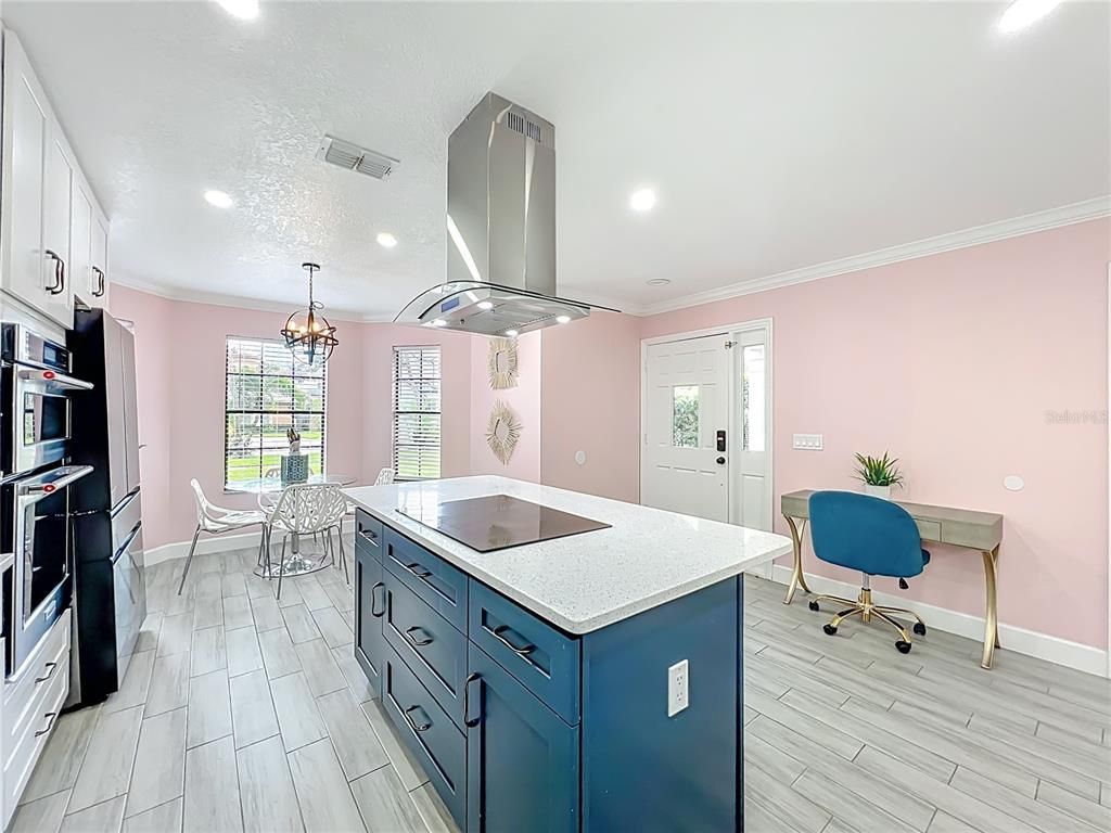 Dining room, Interior, Kitchen, Pendant Lights, Recessed Lighting, Wood Texture Flooring