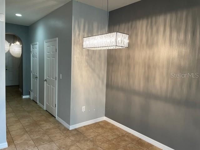 Empty room, Interior, Recessed Lighting