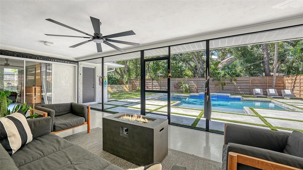 Interior, Living room, Pool, Sun Room