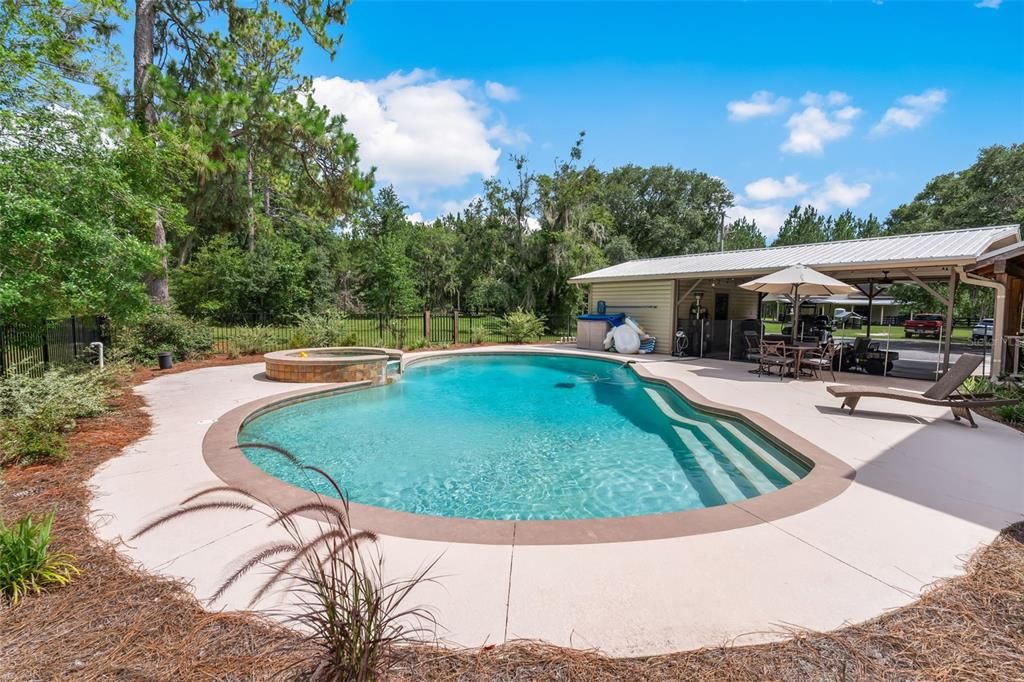 Exterior, Pool