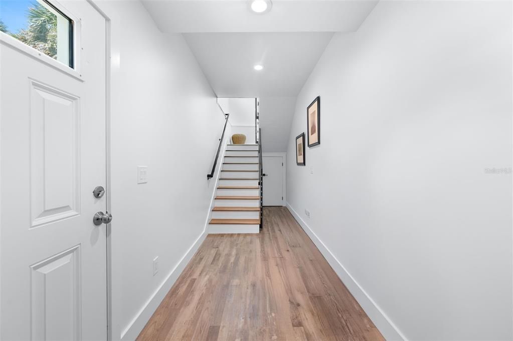 Interior, Recessed Lighting, Wood Texture Flooring