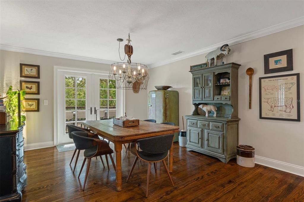 Chandelier, Dining room, Interior, Wood Texture Flooring