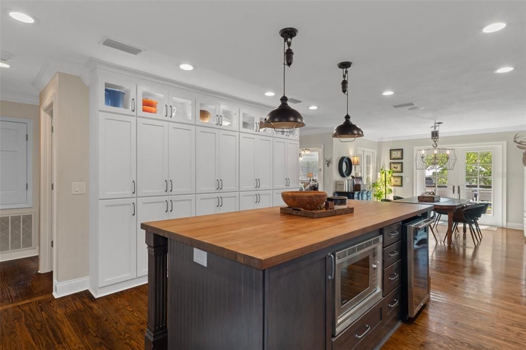 Dining room, Interior, Kitchen, Pendant Lights, Recessed Lighting, Wood Texture Flooring
